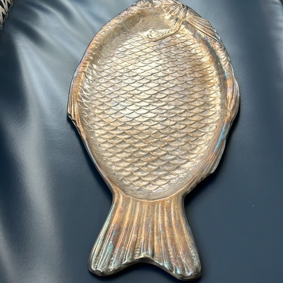 Reed and Barton 100 silver plate fish platter - Picture 6 of 6